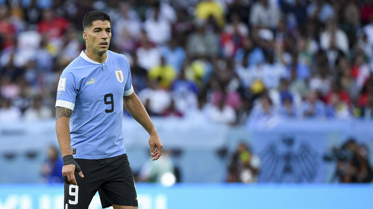 AL RAYYAN, QATAR - NOVEMBER 24: Luis Suarez (Uruguay) looks on during the FIFA World Cup Qatar 2022 Group H match between Uruguay and Korea Republic at Education City Stadium on November 24, 2022 in Al Rayyan, Qatar.