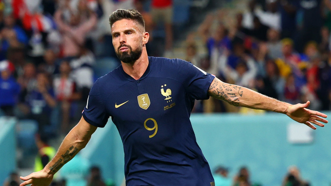22 November 2022, Qatar, Al Wakrah: Soccer: World Cup, France - Australia, Preliminary round, Group D, Matchday 1, al-Janoub Stadium, Olivier Giroud of France celebrates after scoring to make it 4:1. Photo: Tom Weller/dpa