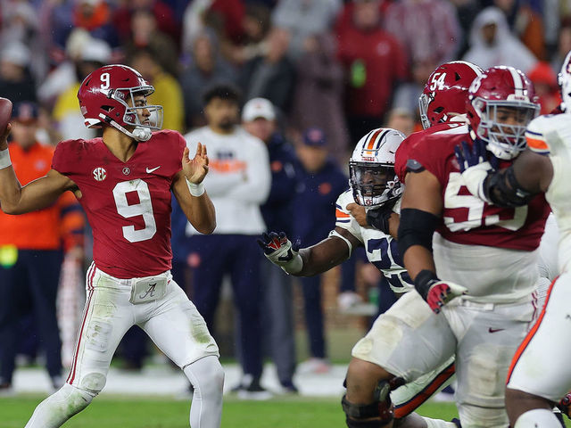 Auburn Tigers vs Alabama Crimson Tide - November 26, 2022