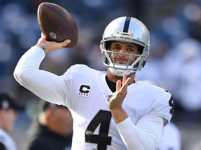 Reports: Raiders quarterback Derek Carr to visit with New Orleans