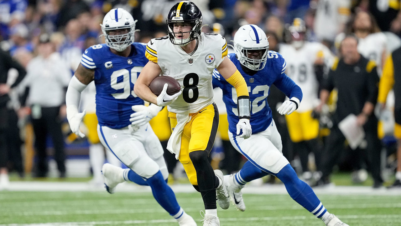 INDIANAPOLIS, INDIANA - NOVEMBER 28: Kenny Pickett #8 of the Pittsburgh Steelers scrambles against the Indianapolis Colts during the first quarter in the game at Lucas Oil Stadium on November 28, 2022 in Indianapolis, Indiana.