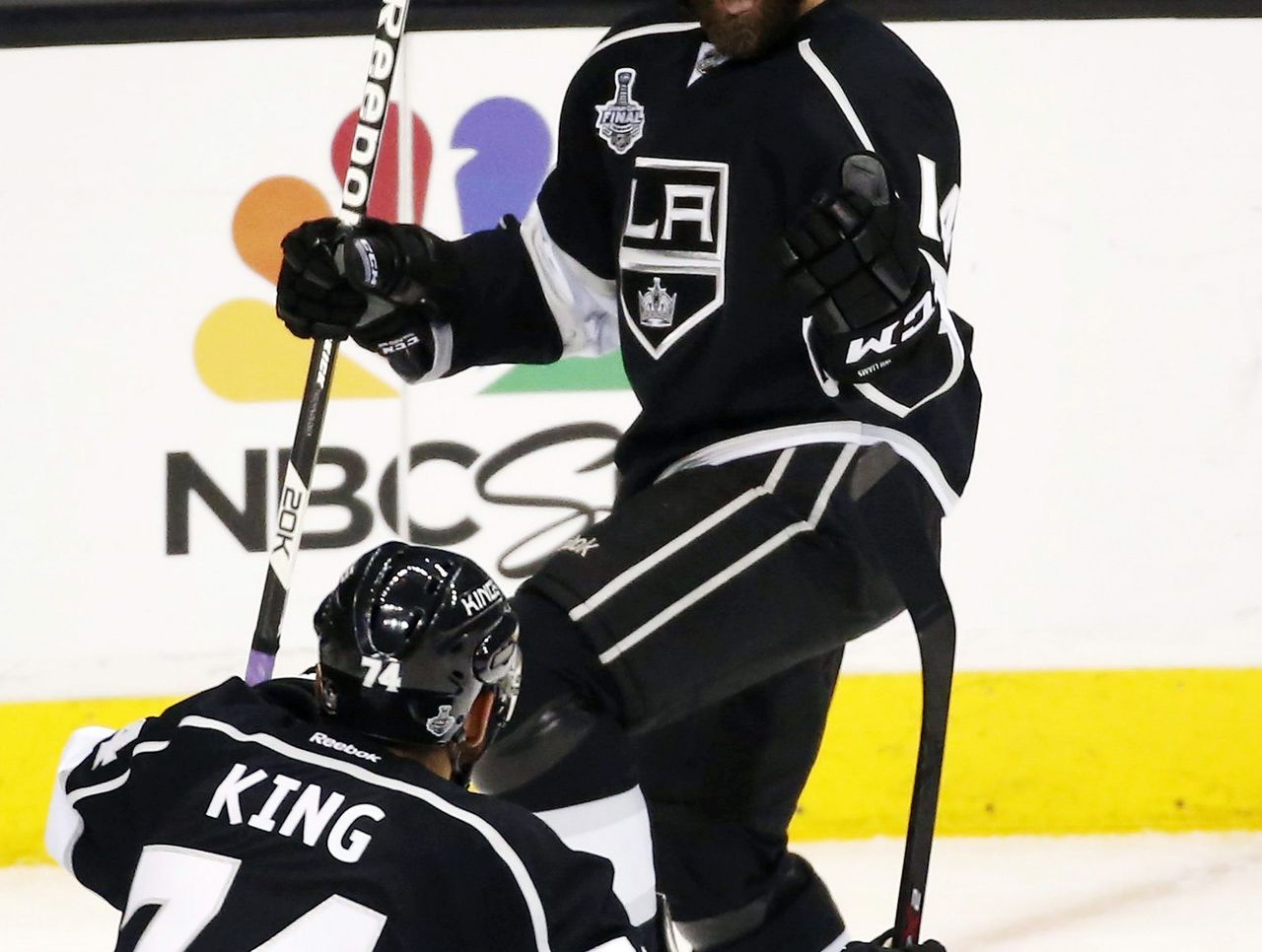 Los Angeles Kings' Justin Williams receives Conn Smythe Trophy as