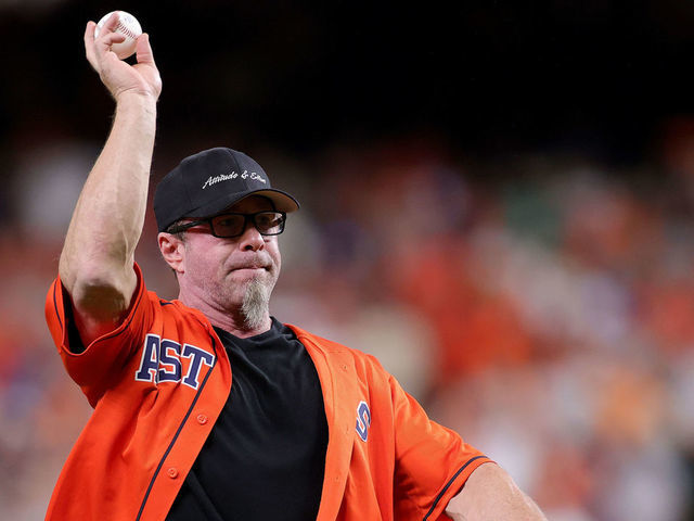 Jeff Bagwell of the Houston Astros during the game against the