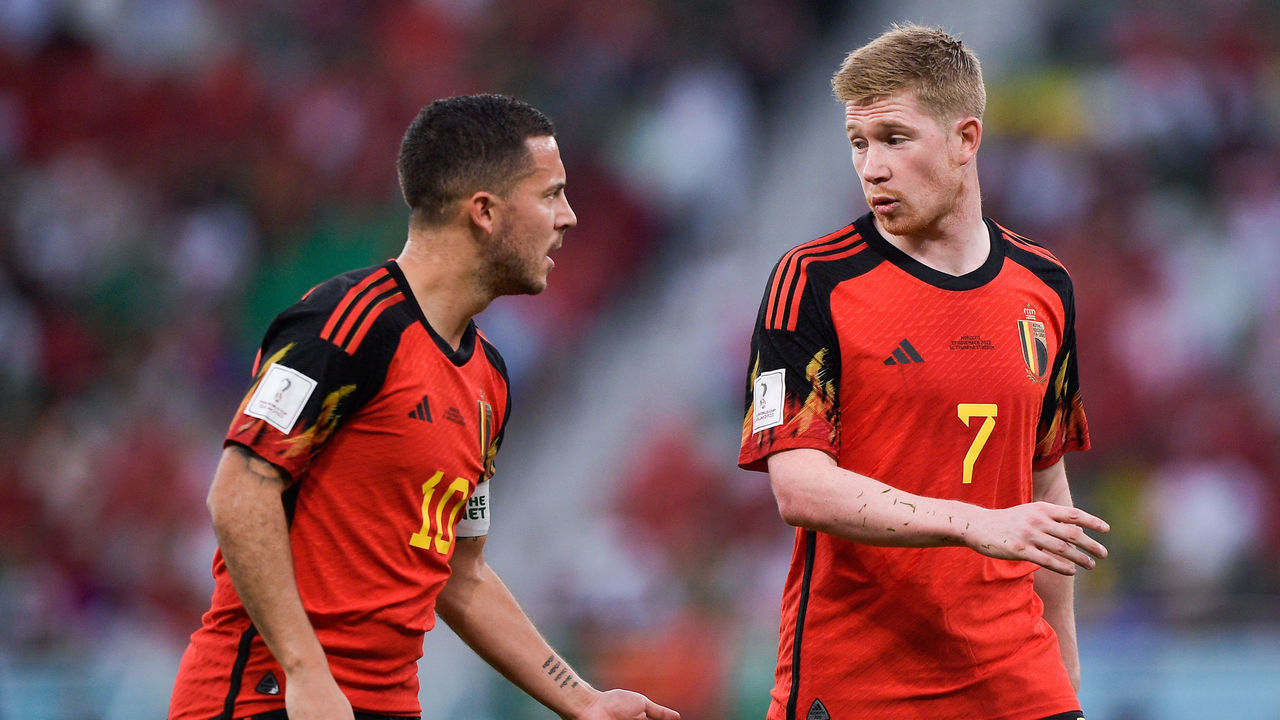 DOHA, QATAR - NOVEMBER 27: Eden Hazard of Belgium discusses with Kevin De Bruyne of Belgium during the Group F - FIFA World Cup Qatar 2022 match between Belgium and Morocco at the Al Thumama Stadium on November 27, 2022 in Doha, Qatar
