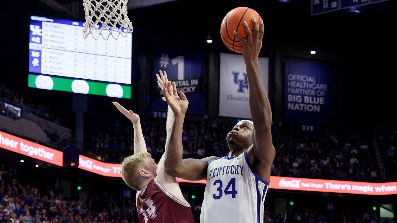 LEXINGTON, KENTUCKY - NOVEMBER 29: Oscar Tshiebwe #34 of the Kentucky Wildcats shoots the ball against the Bellarmine Knights at Rupp Arena on November 29, 2022 in Lexington, Kentucky.