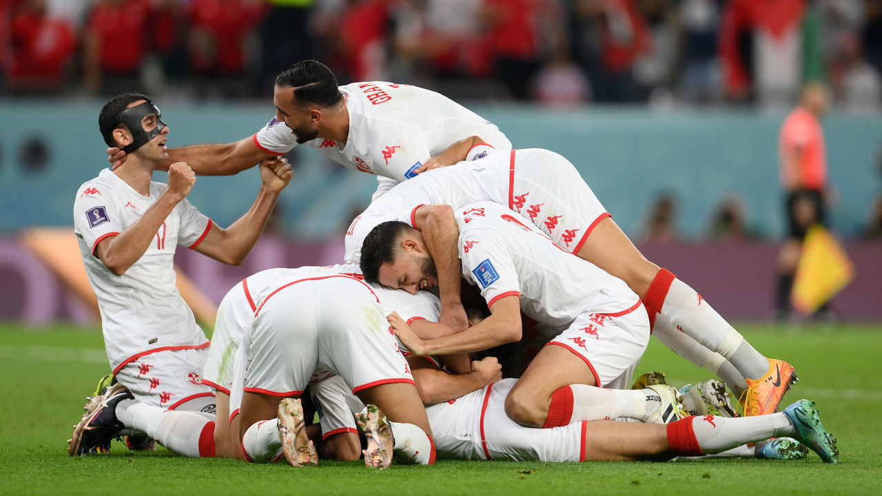 AL RAYYAN, QATAR - NOVEMBER 30: Wahbi Khazri of Tunisia celebrates with teammates after scoring their team's first goal during the FIFA World Cup Qatar 2022 Group D match between Tunisia and France at Education City Stadium on November 30, 2022 in Al Rayyan, Qatar.