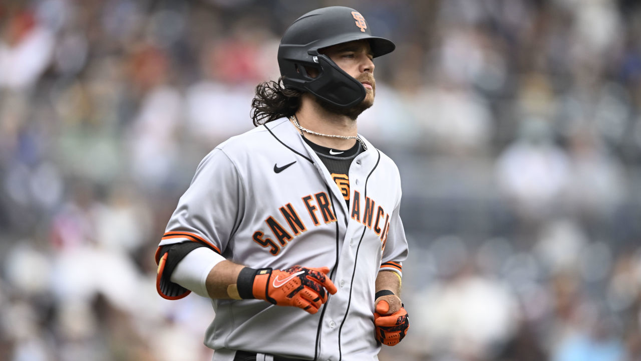 SAN DIEGO, CA - OCTOBER 5: Brandon Crawford #35 of the San Francisco Giants plays during a baseball game against the San Francisco Giants October 5, 2022 at Petco Park in San Diego, California.