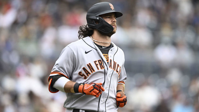 SAN DIEGO, CA - OCTOBER 5: Brandon Crawford #35 of the San Francisco Giants plays during a baseball game against the San Francisco Giants October 5, 2022 at Petco Park in San Diego, California.