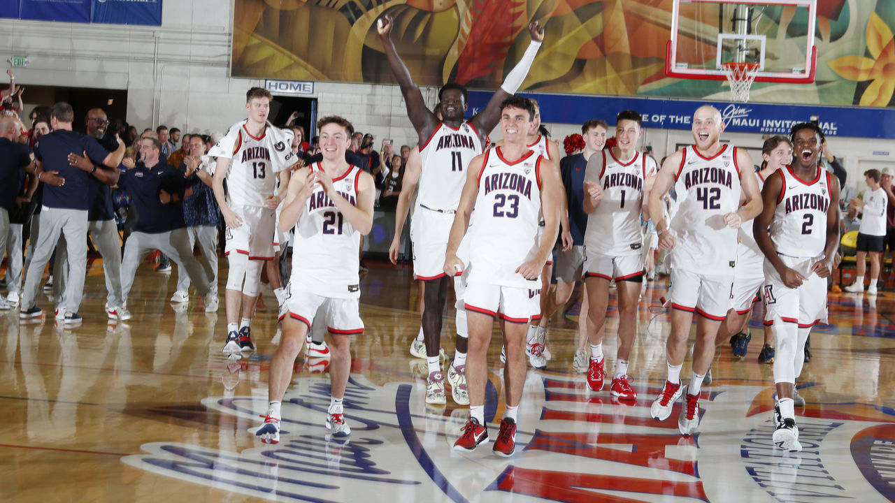 MAUI, HI - NOVEMBER 23: Arizona Wildcats celebrate after defeating the Creighton Bluejays in the championship game of the Maui Jim Maui Invitational on November 23, 2022, at the Lahaina Civic Center in Maui, Hawaii.