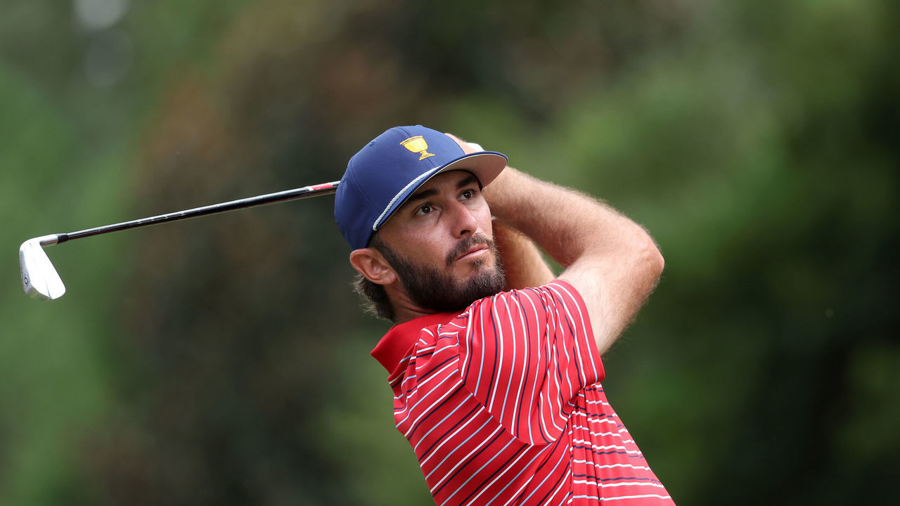 CHARLOTTE, NORTH CAROLINA - SEPTEMBER 25: Max Homa of the United States Team plays his shot from the sixth tee during Sunday singles matches on day four of the 2022 Presidents Cup at Quail Hollow Country Club on September 25, 2022 in Charlotte, North Carolina.