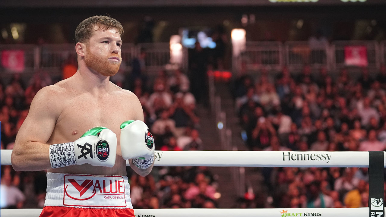 Boxing: WBA/WBO/WBC/IBF World Super Middleweight Title: Canelo Alvarez (Red Trunks) looks on vs Gennady Golovkin (White Trunks) during fight at T-Mobile Arena. Las Vegas, NV 9/17/2022 CREDIT: Erick W. Rasco (Set Number: X164158 TK2)