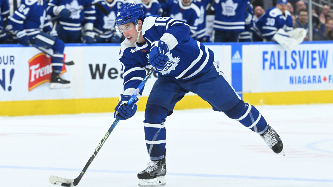 TORONTO, ON - NOVEMBER 30: Toronto Maple Leafs Right Wing Mitchell Marner (16) shots and scores on the empty net extending his point streak to 18 games in the third period during the NHL regular season game between the San Jose Sharks and the Toronto Maple Leafs on November 30, 2022 at Scotiabank Arena in Toronto, ON.