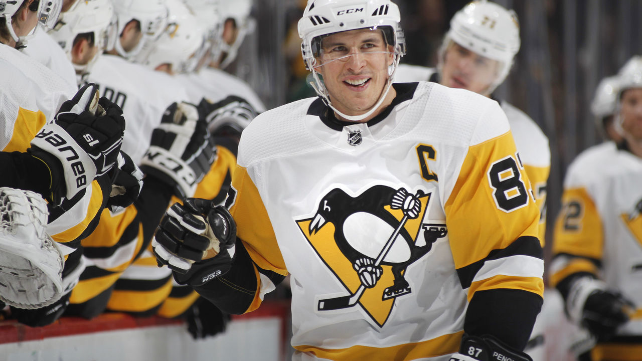 ST. PAUL, MN - DECEMBER 31: Sidney Crosby #87 of the Pittsburgh Penguins celebrates his 1st period goal during a game with the Minnesota Wild at Xcel Energy Center on December 31, 2018 in St. Paul, Minnesota.