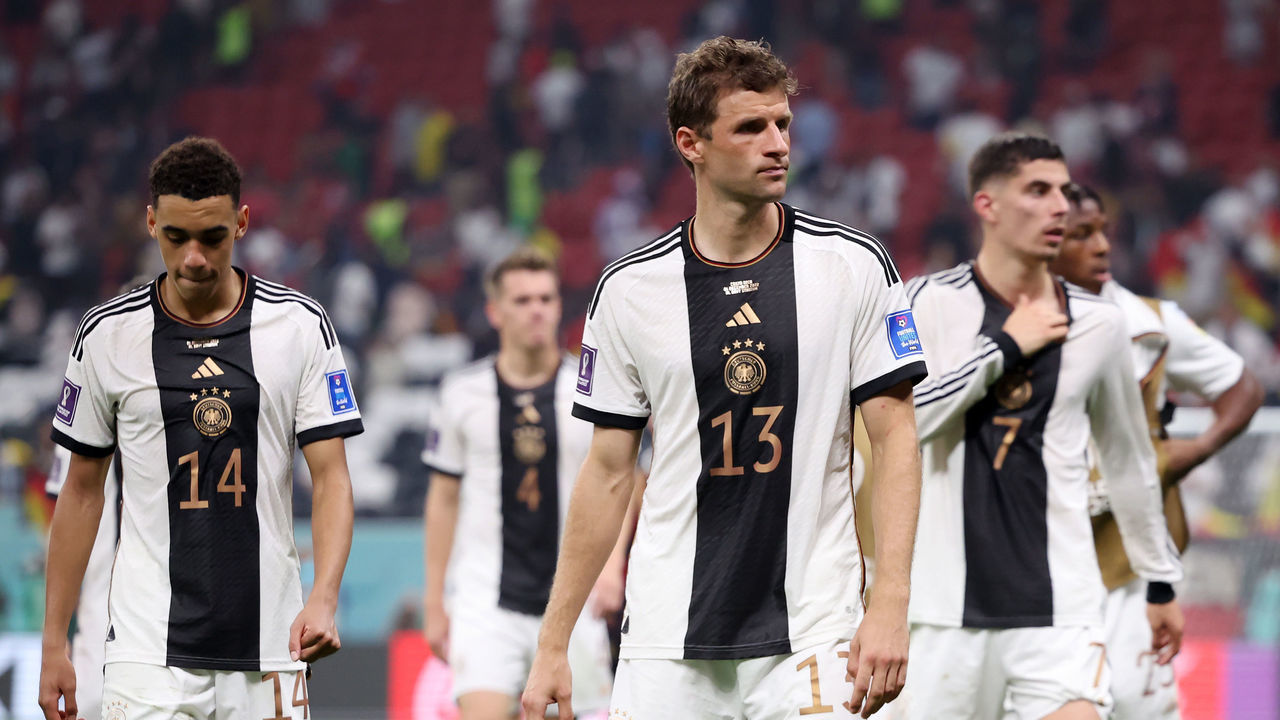 AL KHOR, QATAR - DECEMBER 01: Thomas Mueller of Germany looks dejected after their sides' elimination from the tournament during the FIFA World Cup Qatar 2022 Group E match between Costa Rica and Germany at Al Bayt Stadium on December 01, 2022 in Al Khor, Qatar.