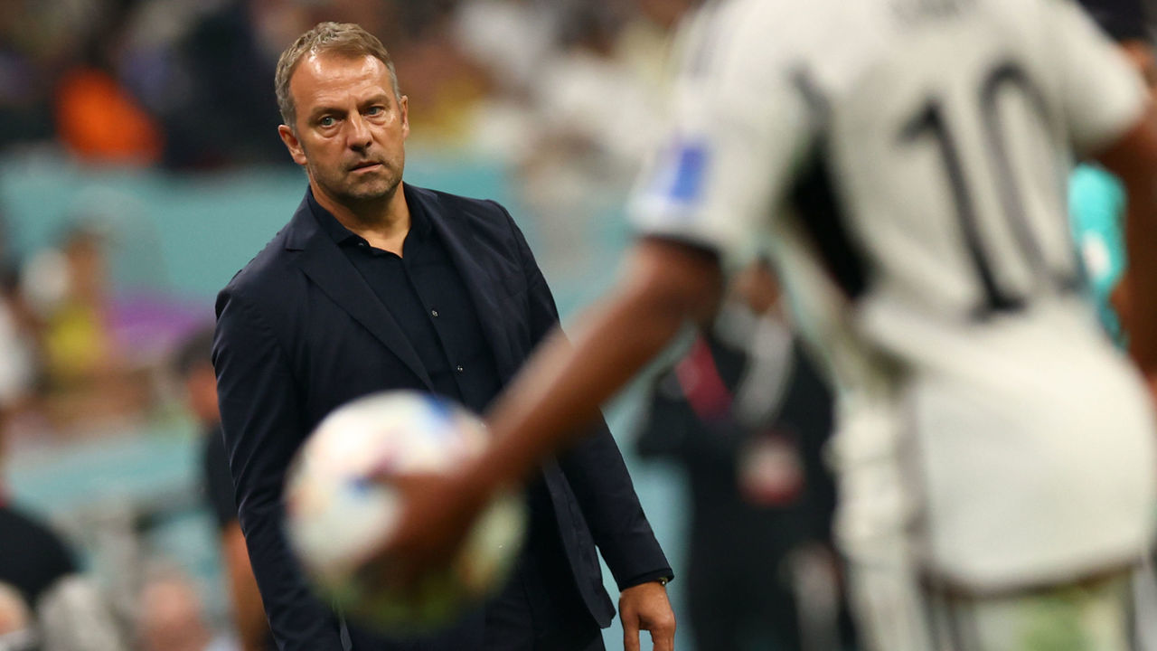 01 December 2022, Qatar, Al-Chaur: Soccer, World Cup 2022 in Qatar, Costa Rica - Germany, preliminary round, Group E, Matchday 3, at Al-Bait Stadium, Germany's coach Hans-Dieter Flick on the sidelines. Photo: Christian Charisius/dpa