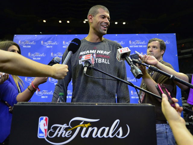 Battier jokes it might be time for NBA comeback while watching free agency