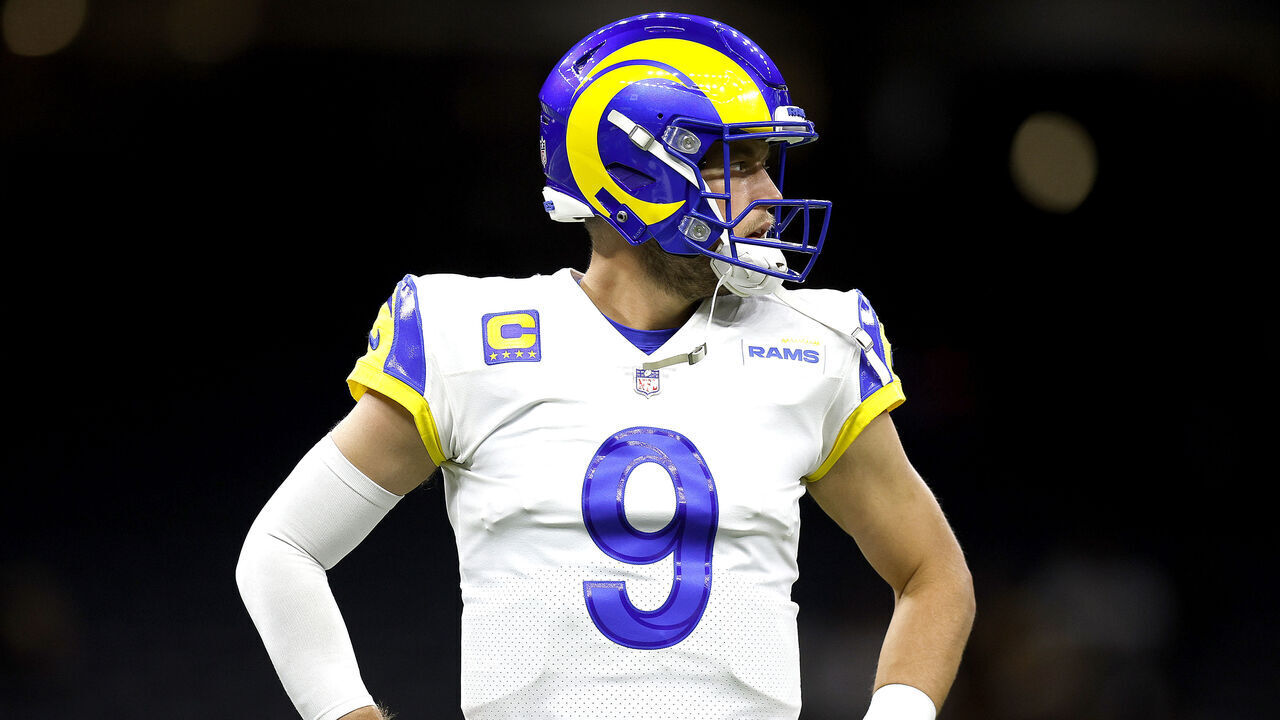 NEW ORLEANS, LOUISIANA - NOVEMBER 20: Matthew Stafford #9 of the Los Angeles Rams warms up prior to the start of an NFL game against the New Orleans Saints at Caesars Superdome on November 20, 2022 in New Orleans, Louisiana.