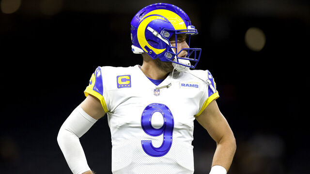NEW ORLEANS, LOUISIANA - NOVEMBER 20: Matthew Stafford #9 of the Los Angeles Rams warms up prior to the start of an NFL game against the New Orleans Saints at Caesars Superdome on November 20, 2022 in New Orleans, Louisiana.