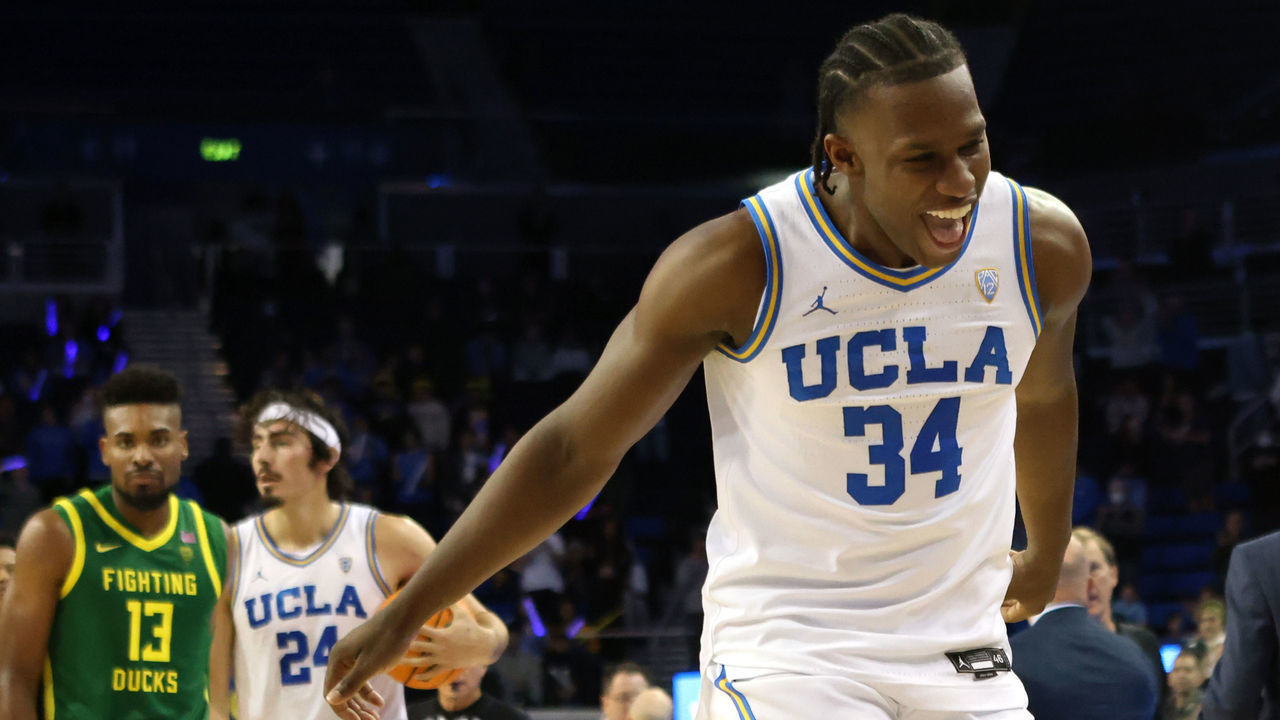 LOS ANGELES, CALIFORNIA - DECEMBER 04: David Singleton #34 of the UCLA Bruins reacts after the UCLA Bruins defeated the Oregon Ducks 65-56 at UCLA Pauley Pavilion on December 04, 2022 in Los Angeles, California.