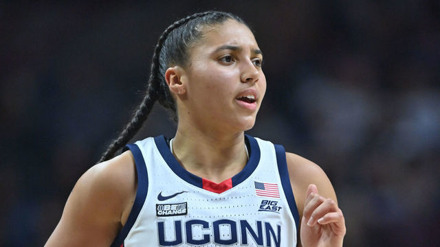 STORRS, CT - DECEMBER 02: UConn Huskies guard Azzi Fudd (35) during the game as the Providence Friars take on the UConn Huskies on December 2, 2022, at the Harry A. Gampel Pavilion in Storrs, Connecticut.