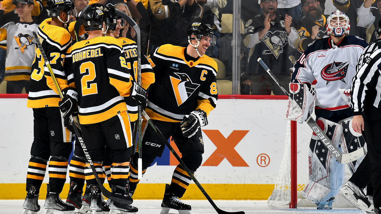 PITTSBURGH, PA - DECEMBER 06: Sidney Crosby #87 of the Pittsburgh Penguins celebrates his second period goal against the Columbus Blue Jackets at PPG PAINTS Arena on December 6, 2022 in Pittsburgh, Pennsylvania.