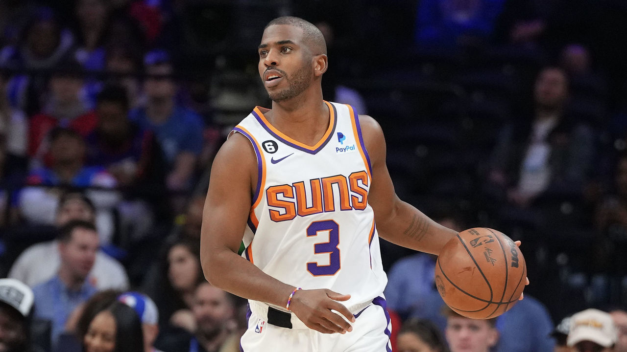 PHILADELPHIA, PA - NOVEMBER 07: Chris Paul #3 of the Phoenix Suns dribbles the ball against the Philadelphia 76ers at the Wells Fargo Center on November 7, 2022 in Philadelphia, Pennsylvania. The 76ers defeated the Suns 100-88.
