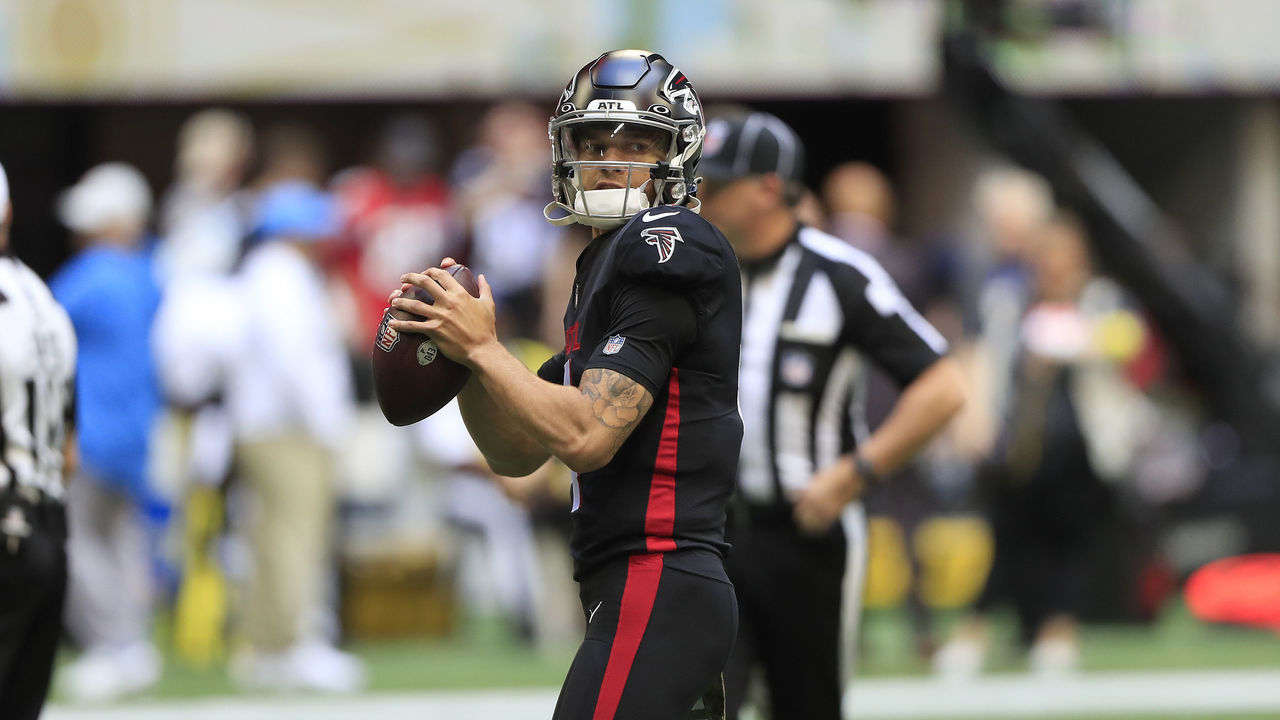 ATLANTA, GA - NOVEMBER 06: Atlanta Falcons rookie quarterback Desmond Ridder (4) warms up before the Sunday afternoon NFL game between the Atlanta Falcons and the Los Angeles Chargers on November 6, 2022 at Mercedes-Benz Stadium in Atlanta, Georgia.