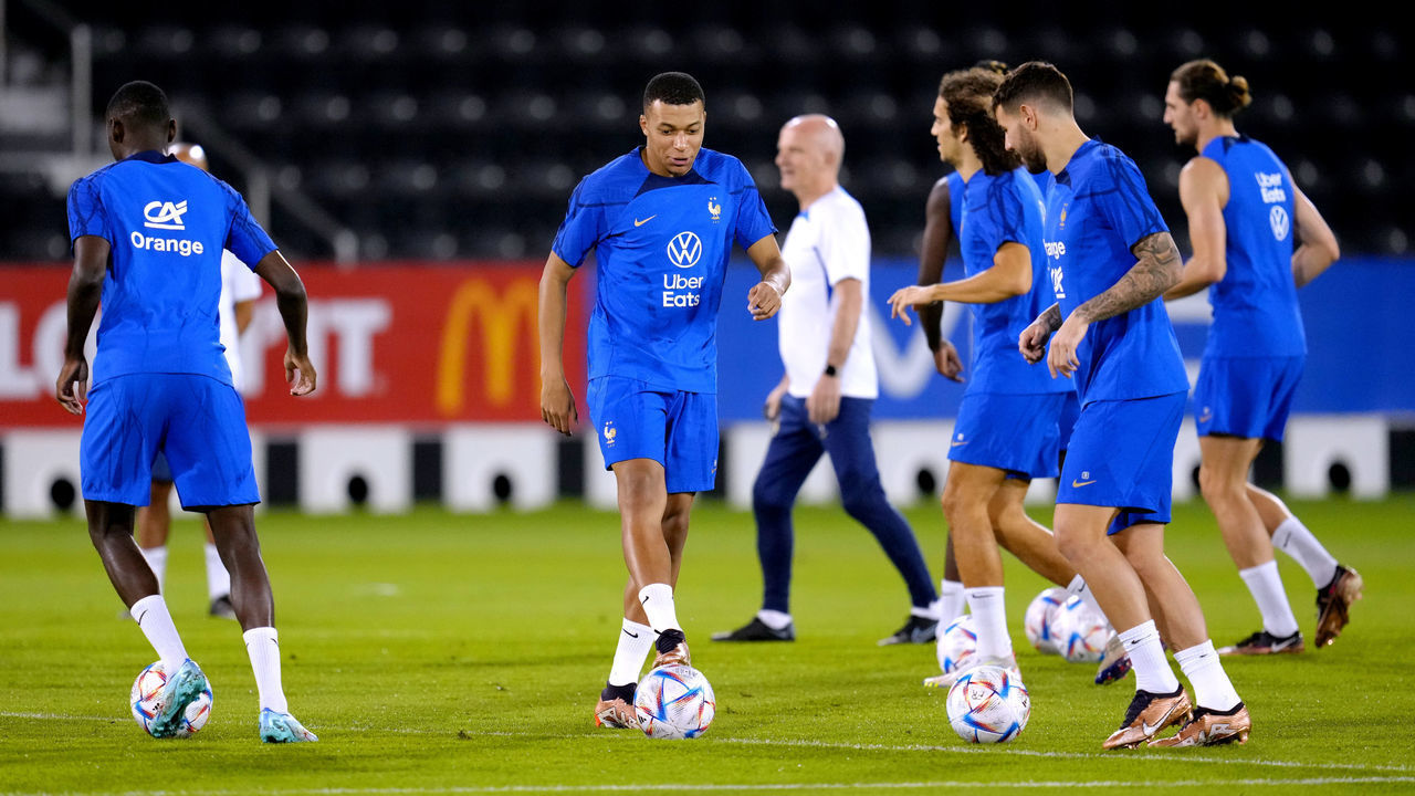 France's Kylian Mbappe (centre) during a training session at the Al Sadd SC Stadium in Doha, Qatar. Picture date: Thursday December 8, 2022.