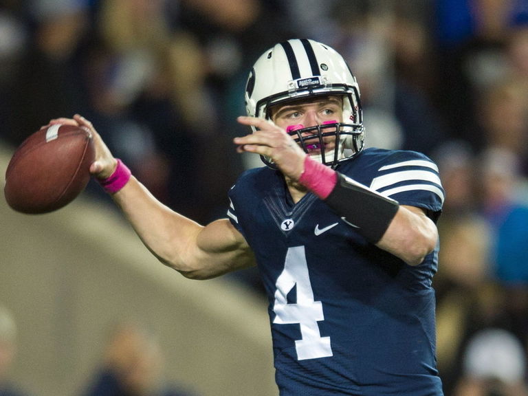 BYU's Taysom Hill leaves game vs. Utah State in 2nd quarter with