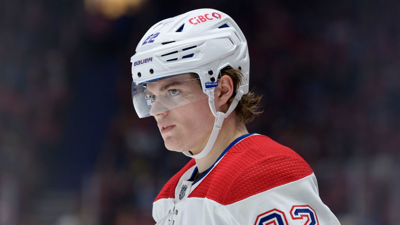 VANCOUVER, CANADA - DECEMBER 5: Cole Caufield #22 of the Montréal Canadiens waits for a face-off during the second period of their NHL game against the Vancouver Canucks at Rogers Arena on December 5, 2022 in Vancouver, British Columbia, Canada. Vancouver won 7-6.