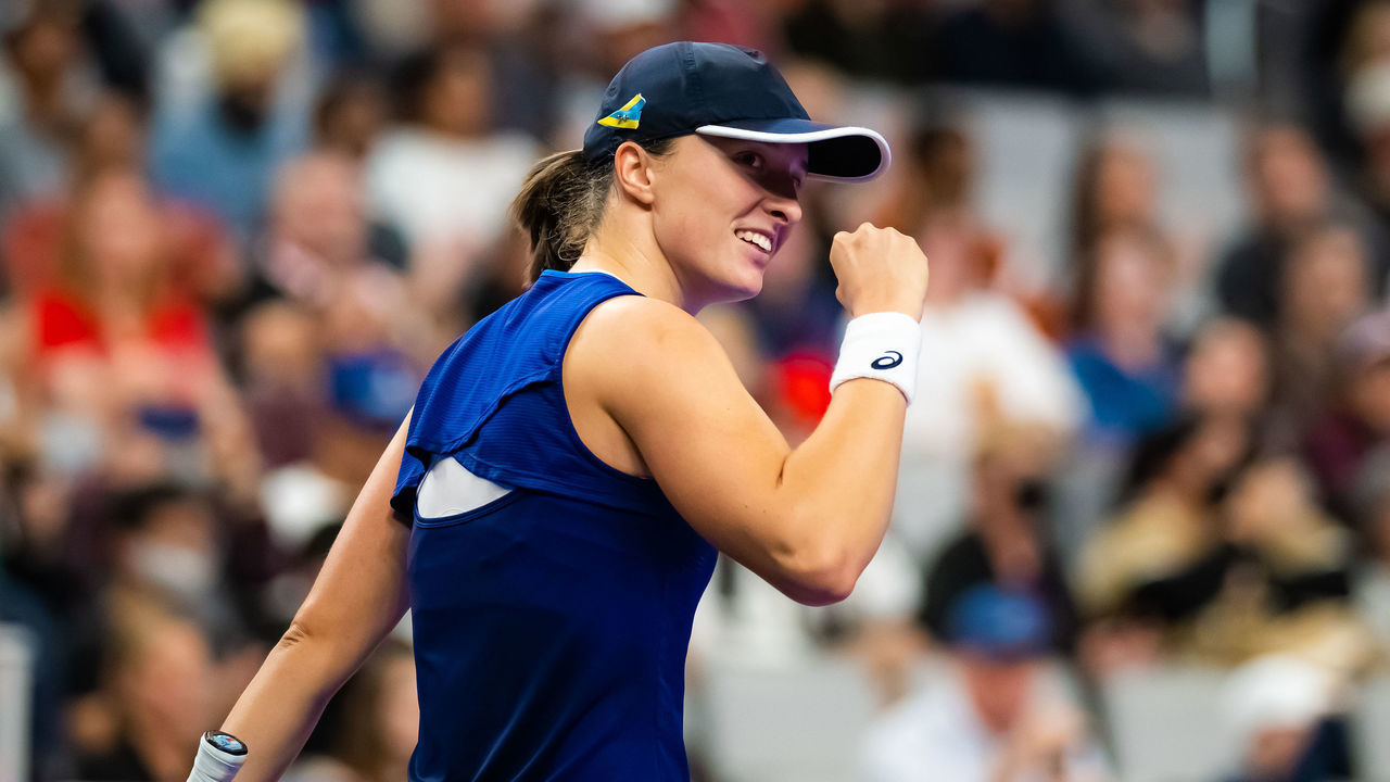 FORT WORTH, TEXAS - NOVEMBER 05: Iga Swiatek of Poland celebrates winning a point against Coco Gauff of the United States in her third round-robin group stage match on Day 6 of the 2022 WTA Finals, part of the Hologic WTA Tour, at Dickies Arena on November 05, 2022 in Fort Worth, Texas