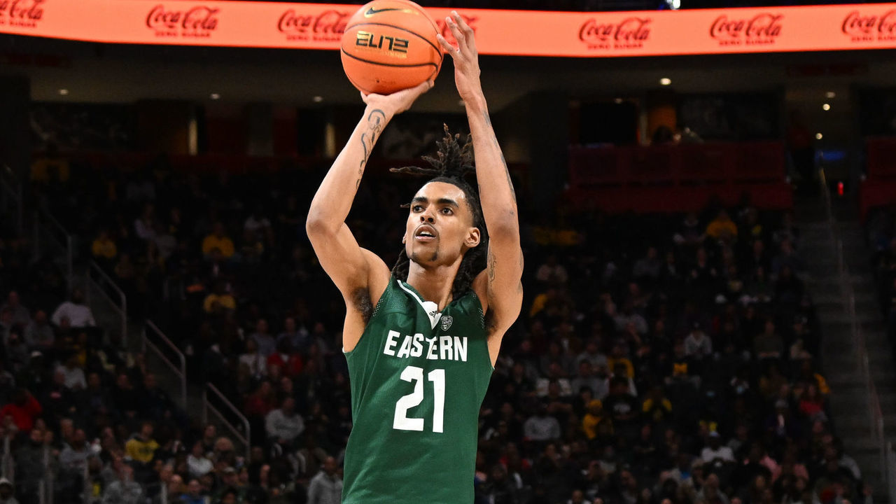 DETROIT, MI - NOVEMBER 11: Eastern Michigan Eagles forward Emoni Bates (21) shoots a free throw during the Eastern Michigan Eagles game versus the Michigan Wolverines on Friday November 11, 2022 at Little Caesars Arena in Detroit, MI.