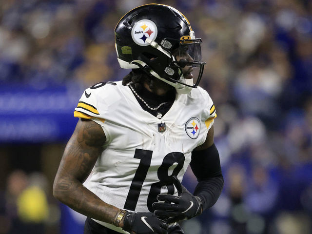 Pittsburgh Steelers wide receiver Diontae Johnson (18) in action