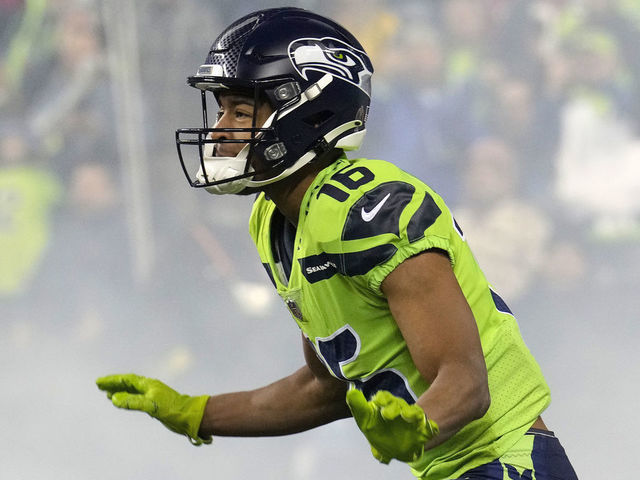 What are the Seattle Seahawks wearing on TNF?