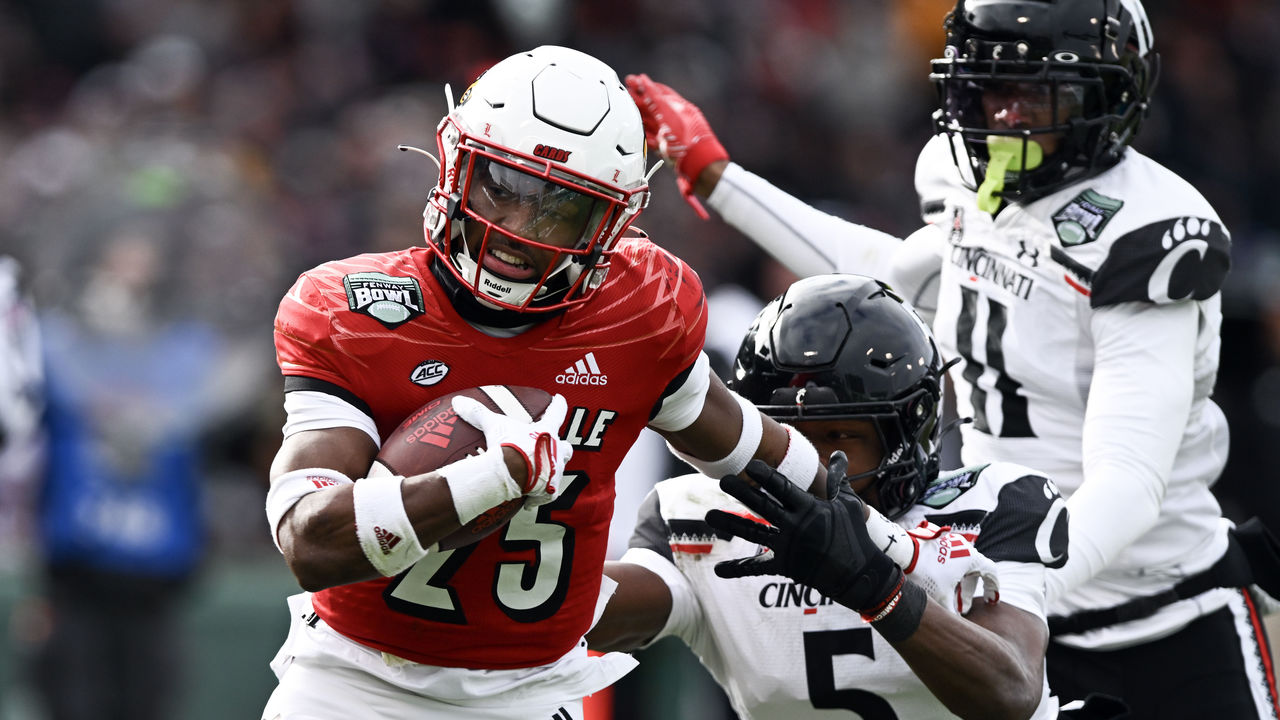 Former Patriot Branch coaches Louisville football to Fenway Bowl win