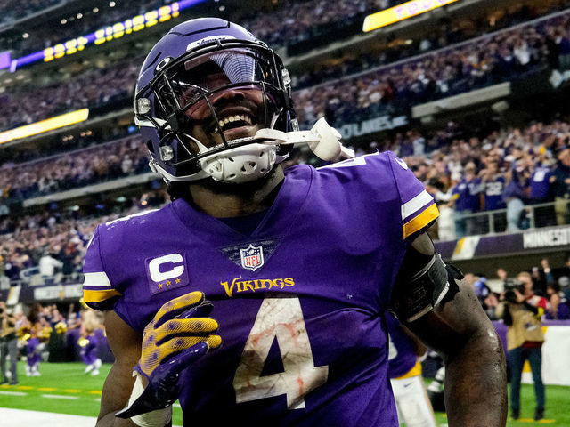 MINNEAPOLIS, MINNESOTA - DECEMBER 17: Dalvin Cook #4 of the Minnesota Vikings celebrates after rushing for a touchdown against the Indianapolis Colts during the fourth quarter of the game at U.S. Bank Stadium on December 17, 2022 in Minneapolis, Minnesota.