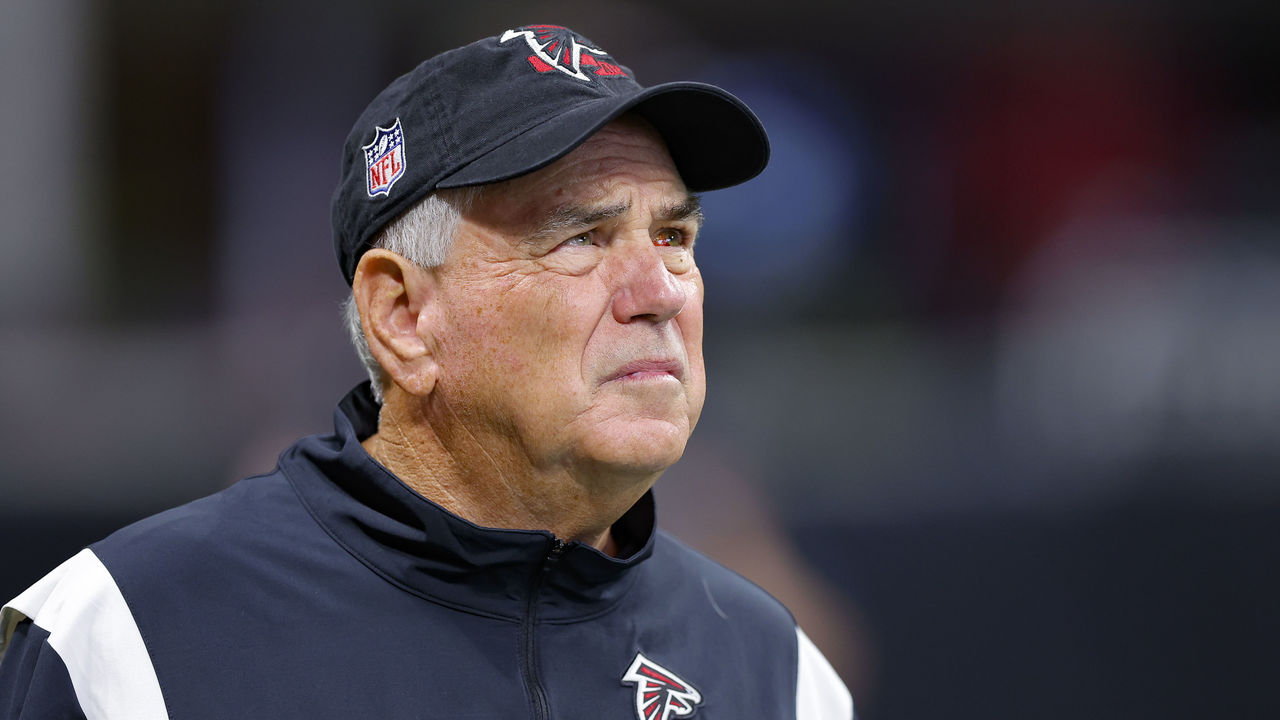 Falcons' Pees released from hospital after pregame injury