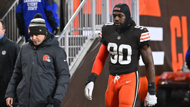 CLEVELAND, OHIO - DECEMBER 17: Cleveland Browns Jadeveon Clowney #90 of the Cleveland Browns leaves the game after being injured against the Baltimore Ravens during the first half at FirstEnergy Stadium on December 17, 2022 in Cleveland, Ohio.