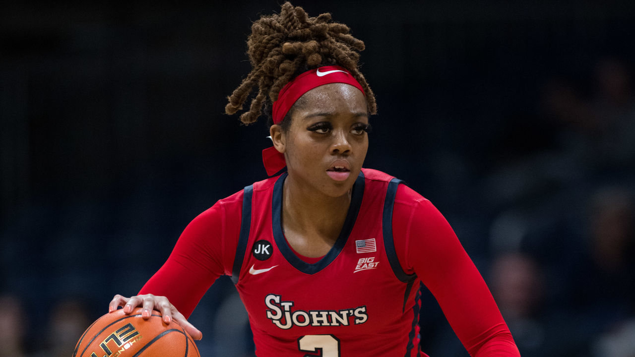 INDIANAPOLIS, IN - DECEMBER 02: St. John's Red Storm guard Mimi Reid (2) sets up the offense during the women's college basketball game between the Butler Bulldogs and St. Johns Red Storm on December 2, 2022, at Hinkle Fieldhouse in Indianapolis, IN.