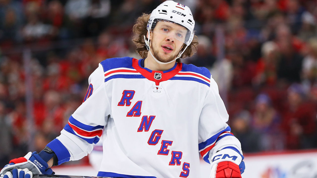 CHICAGO, IL - DECEMBER 18: New York Rangers Left Wing Artemi Panarin (10) looks on during a game between the New York Rangers and the Chicago Blackhawks on December 18, 2022 at the United Center in Chicago, IL.