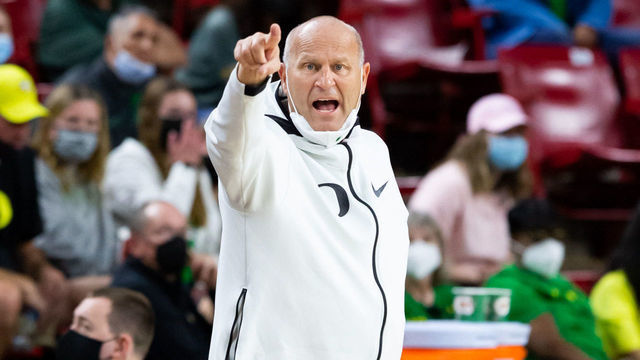 TEMPE, AZ - FEBURARY 6: Oregon Head Coach Kelly Graves gives a defensive play during a women's basketball game between the Oregon Ducks and the Arizona State Sun Devils on February 6, 2022, at Desert Financial Arena in Tempe, AZ.