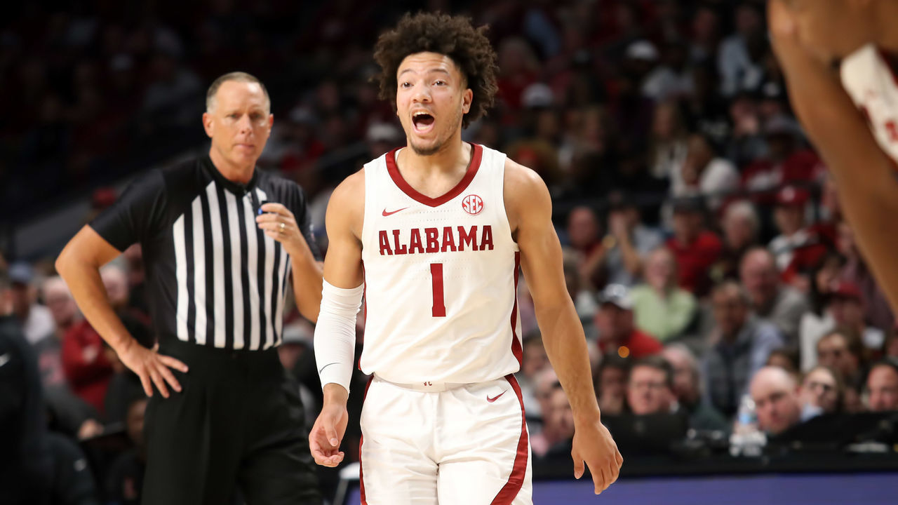 TUSCALOOSA, AL - DECEMBER 17: Alabama Crimson Tide guard Mark Sears (1) during the game between the Alabama Crimson Tide and the Gonzaga Bulldogs on December 17, 2022 at Legacy Arena in Birmingham, Alabama.