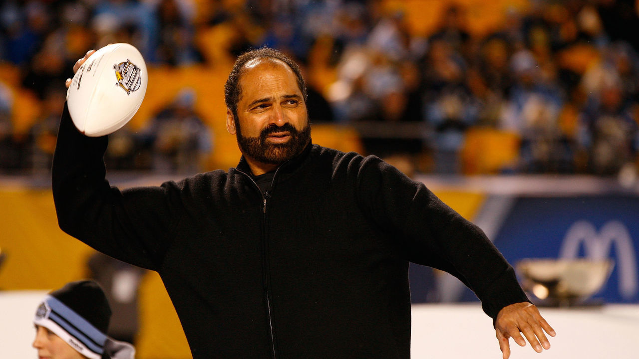 PITTSBURGH, PA - JANUARY 01: Former NFL player Franco Harris attends the game against the Pittsburgh Penguins and the Washington Capitals during the 2011 NHL Bridgestone Winter Classic at Heinz Field on January 1, 2011 in Pittsburgh, Pennsylvania.
