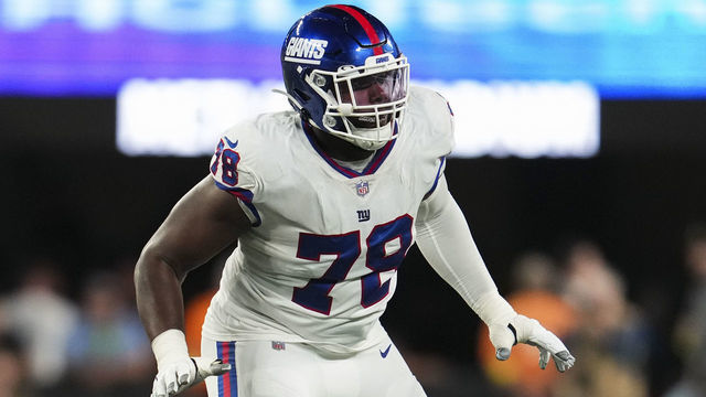 EAST RUTHERFORD, NJ - SEPTEMBER 26: Andrew Thomas #78 of the New York Giants defends against the Dallas Cowboys at MetLife Stadium on September 26, 2022 in East Rutherford, New Jersey.