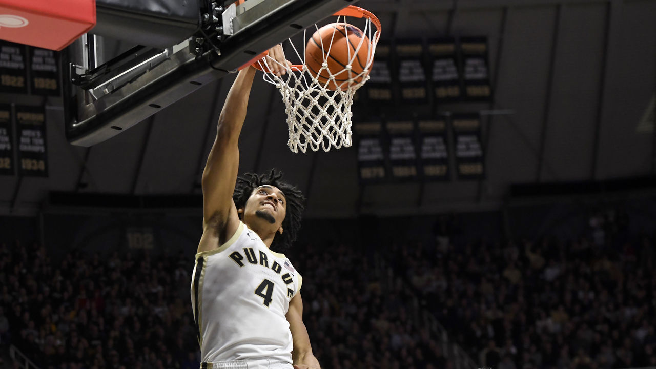 WEST LAFAYETTE, IN - DECEMBER 07: Purdue Boilermakers Forward Trey Kaufman-Renn (4) dunks during the college basketball game between the Hofstra Pride and the Purdue Boilermakers on December 7, 2022, at Mackey Arena in West Lafayette, Indiana.