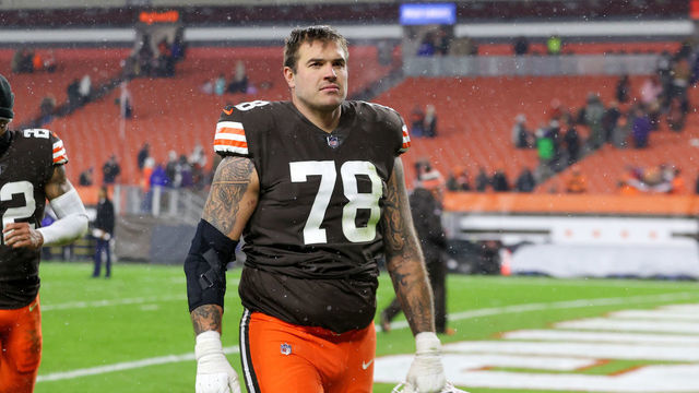 CLEVELAND, OH - DECEMBER 17: Cleveland Browns offensive tackle Jack Conklin (78) leaves the field following the National Football League game between the Baltimore Ravens and Cleveland Browns on December 17, 2022, at FirstEnergy Stadium in Cleveland, OH.