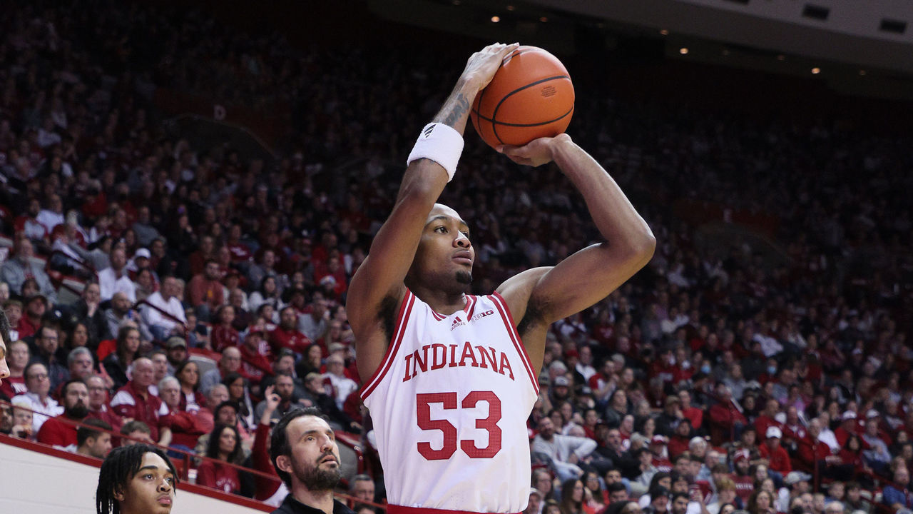 BLOOMINGTON, INDIANA - DECEMBER 20: Tamar Bates #53 of the Indiana Hoosiers shoots the ball during the game against the Elon Phoenix at Simon Skjodt Assembly Hall on December 20, 2022 in Bloomington, Indiana.