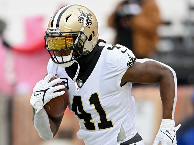 CLEVELAND, OHIO - DECEMBER 24: Alvin Kamara #41 of the New Orleans Saints warms up prior to the game against the Cleveland Browns at FirstEnergy Stadium on December 24, 2022 in Cleveland, Ohio.