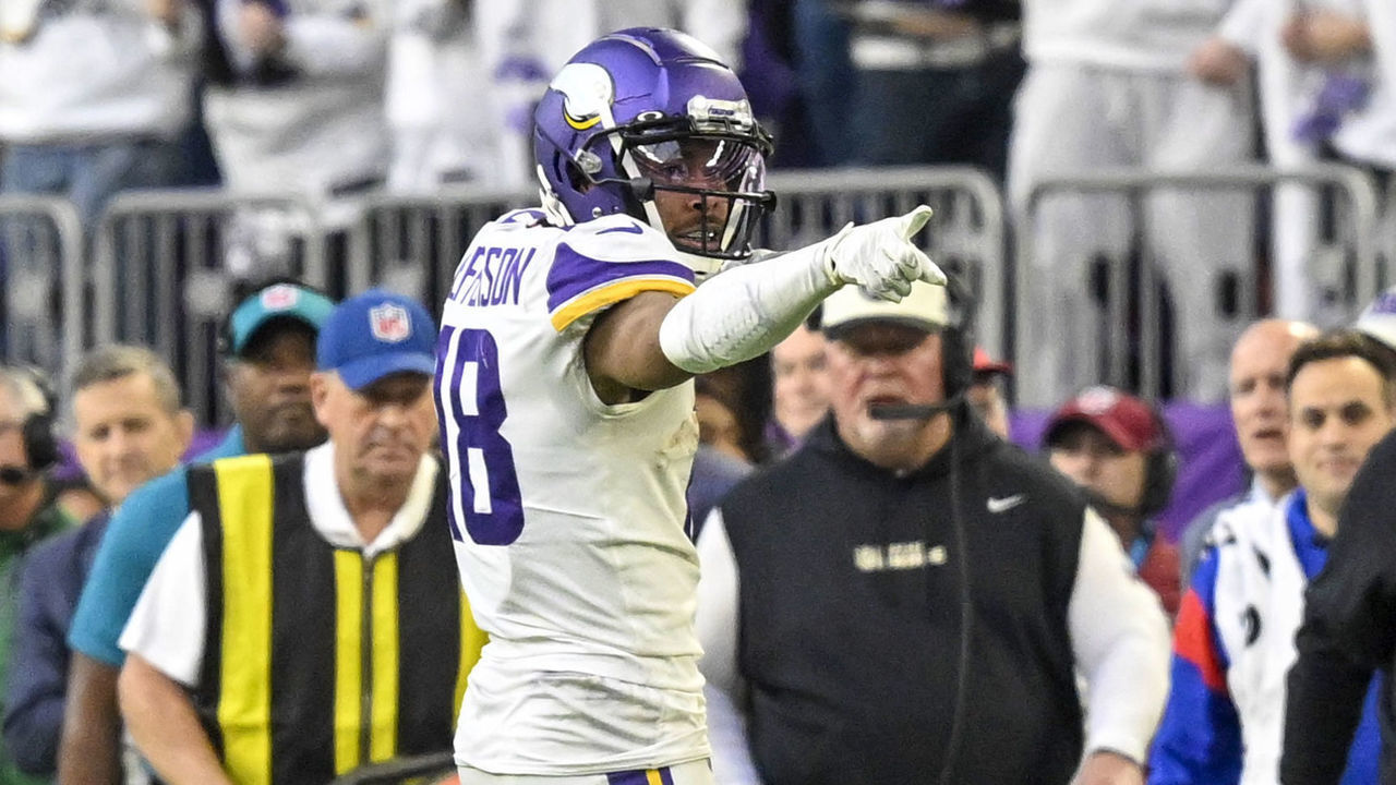 MINNEAPOLIS, MN - DECEMBER 24: Minnesota Vikings wide receiver Justin Jefferson (18) celebrates a key first down reception late in the fourth quarter during a game between the Minnesota Vikings and New York Giants on December 24, 2022, at U.S. Bank Stadium in Minneapolis, MN.