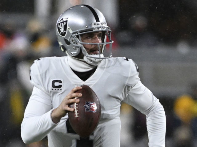 Carr's deep passes drive Raiders over Steelers